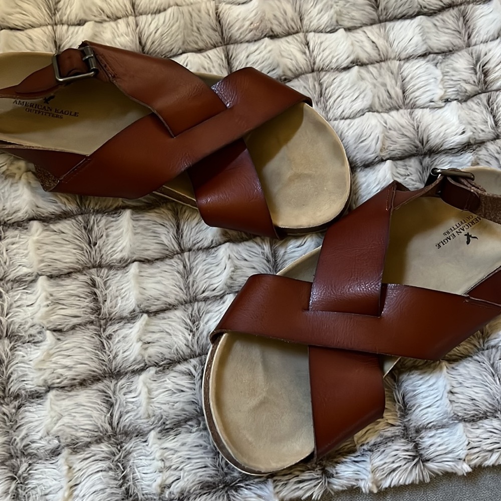 AMERICAN EAGLE SIZE 9 criss cross leather sandals roman style cork footbed